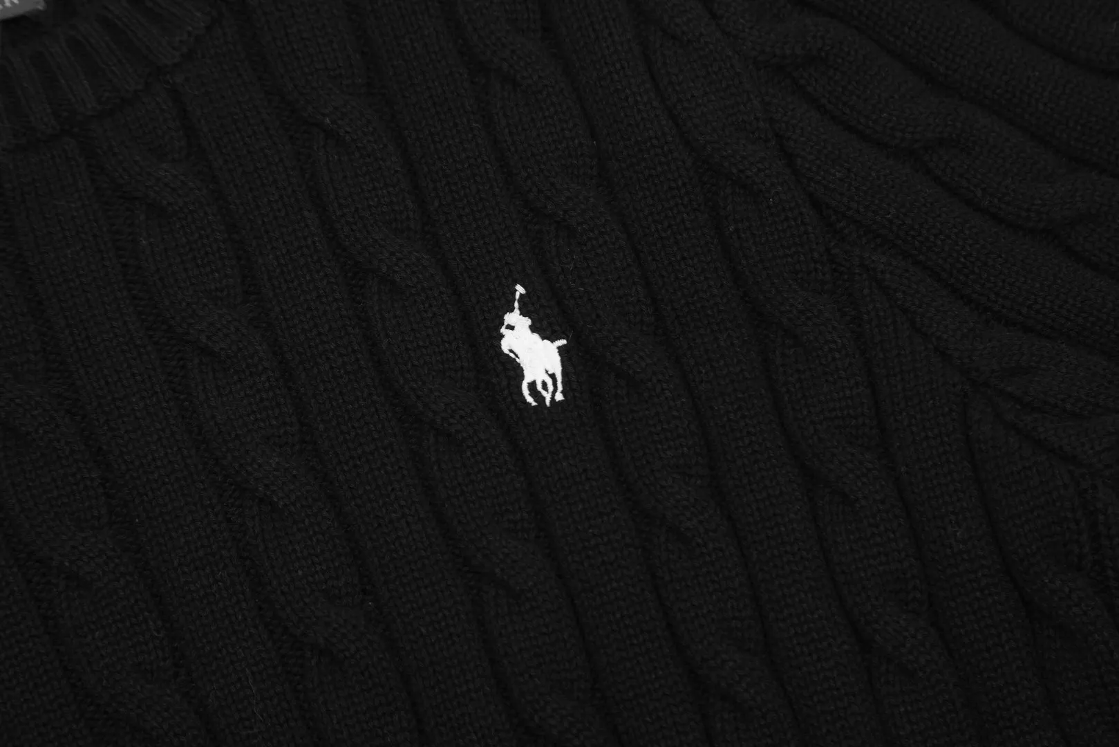 🅿️160 "Top quality" Style number: DS002# (not off the shelves all year round) [Ralph Lauren round neck solid color pony embroidered logo knitted short sleeves] ✅Ralph Lauren classic basic versatile knitted short sleeves for all seasons ✅Main supplier platform live broadcast Wholesale entities Replenish when out of stock Not off the shelves ✅ZP quality 1:1 version Scan the code to enter the GF website Counter quality ✅Detailed quality is the only one in Guangzhou Imported quality cotton yarn, focusing on high-end, cost-effective, good quality needless to say ✅The version is restored to the original order, the maximum size can be worn up to 160 pounds, loose, comfortable and stress-free ✅The upper body is simple and easy to match, a must-have for goddess ootd, good-looking clothes are never picky, a must-have in the goddess’ wardrobe Size: S-XL Color: Black White Gray Light Blue Light Pink Colorful Blue Khaki Bright Yellow Fruit Green Milk Apricot Wood Green Taro Purple Chinese Red Anchor Red Navy Red Label Navy Blue White Label